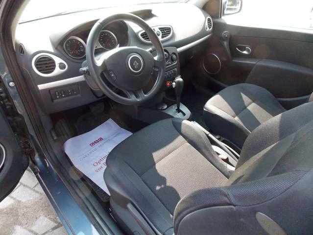 Renault Clio 1,6 Automatik mit 42200 km